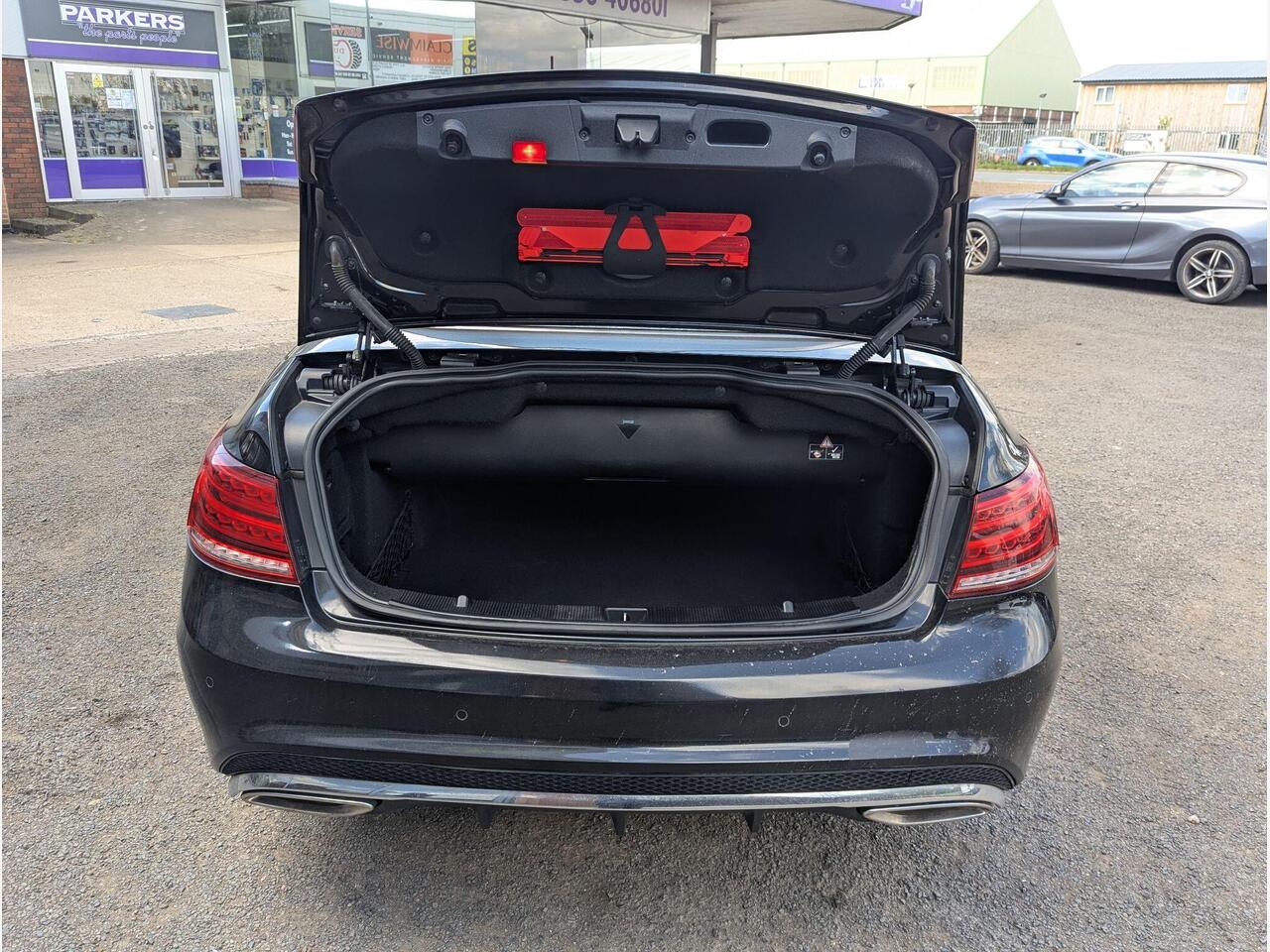 Mercedes-Benz E Class OE64XUG