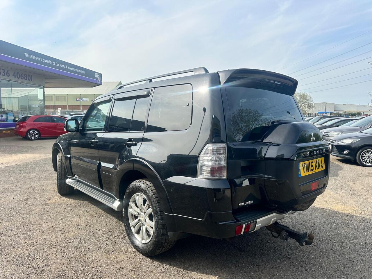 Mitsubishi Shogun YW15KAA