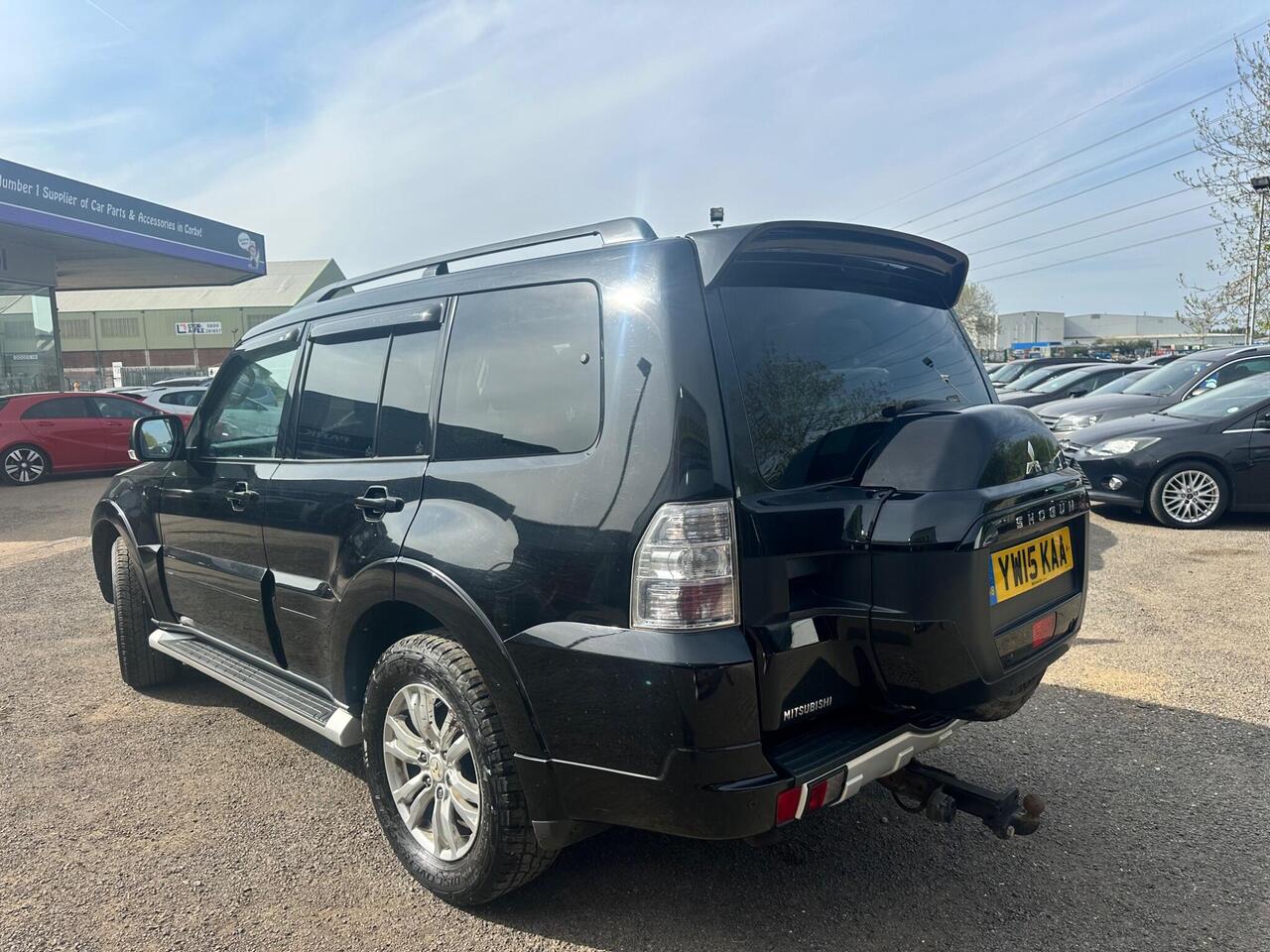 Mitsubishi Shogun YW15KAA