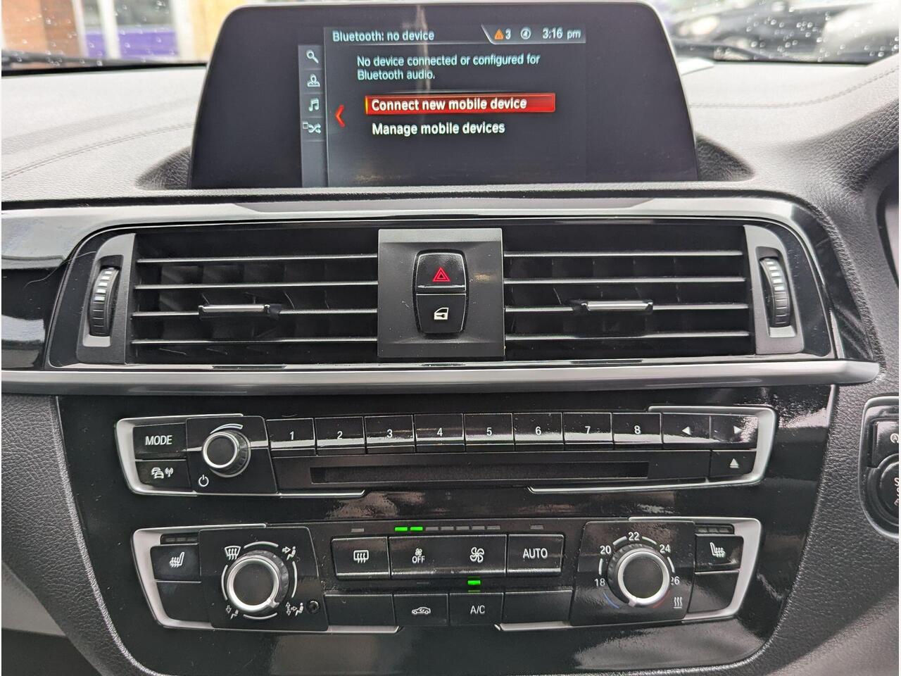 BMW 1 Series YC19UKR