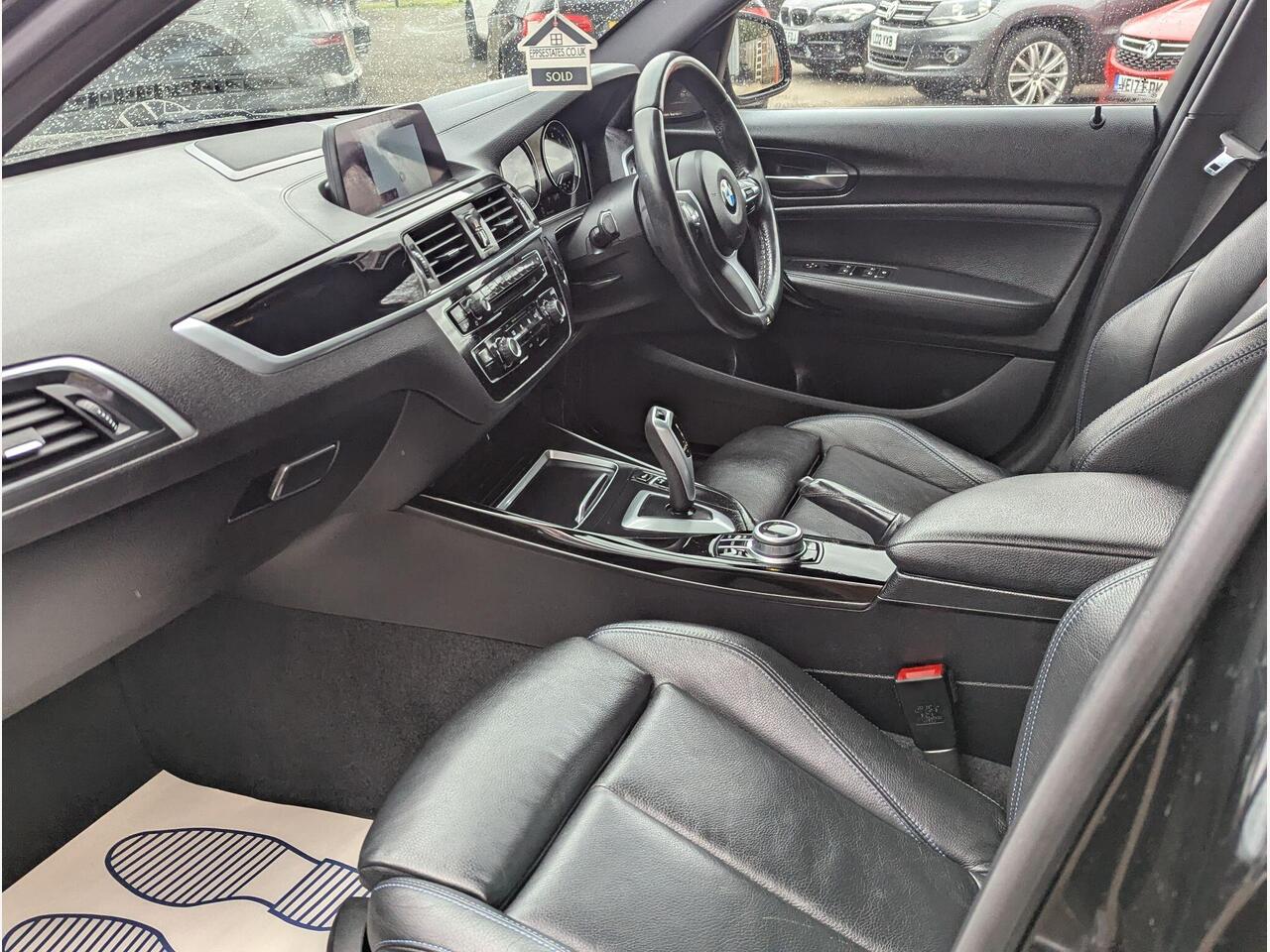 BMW 1 Series YC19UKR