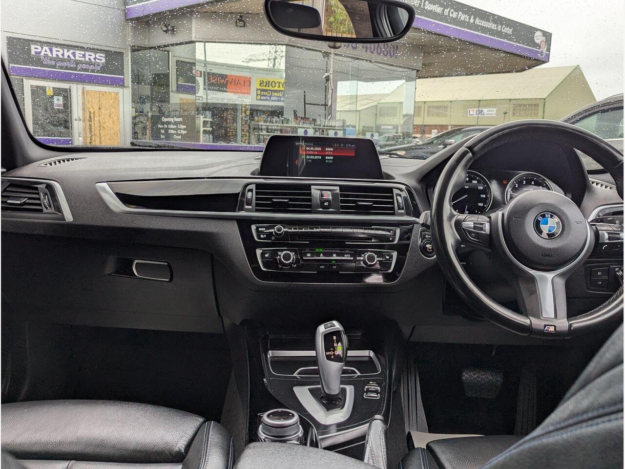 BMW 1 Series YC19UKR