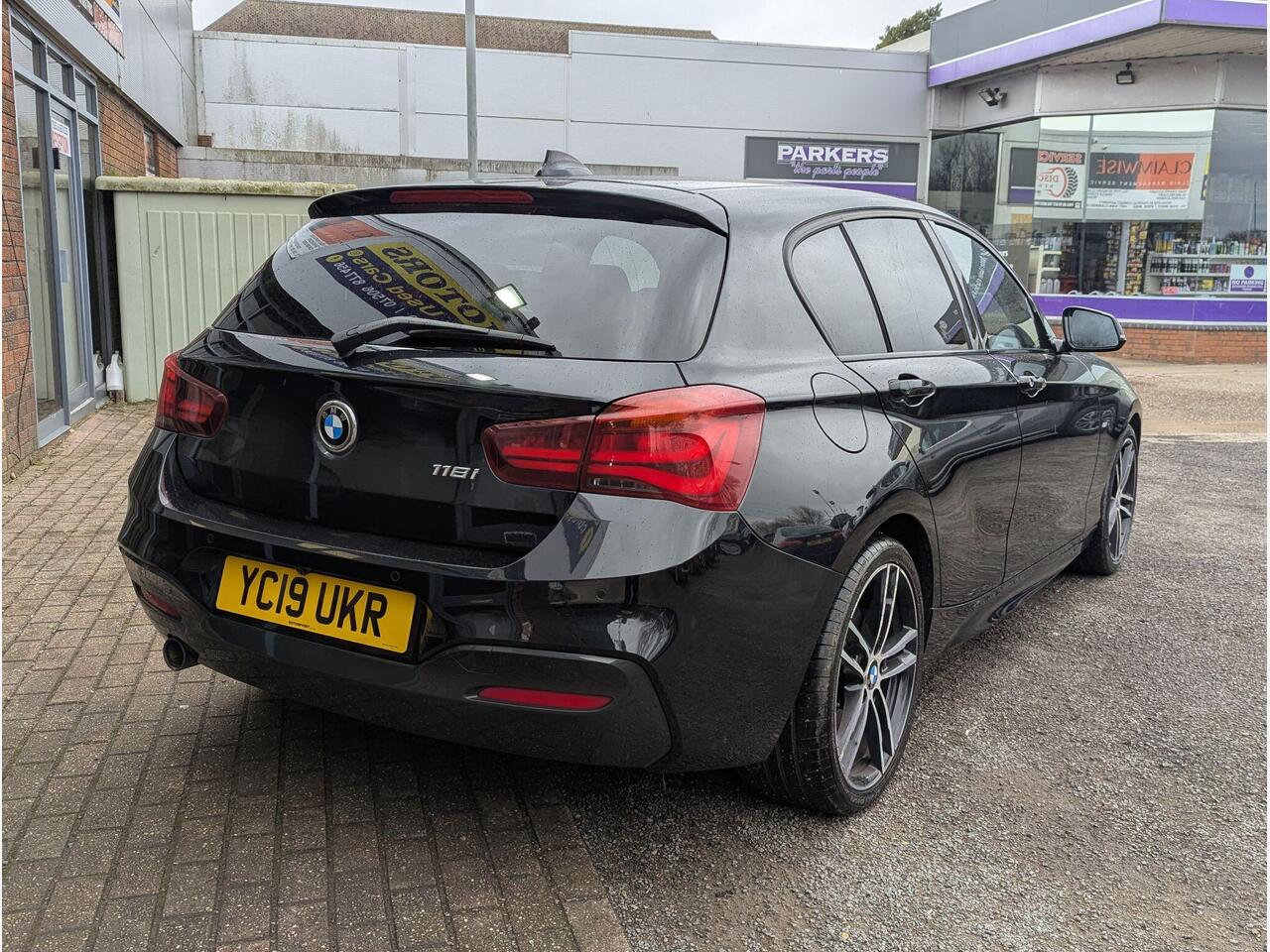 BMW 1 Series YC19UKR