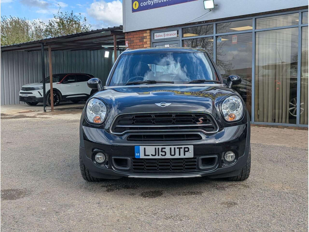 MINI Countryman LJ15UTP