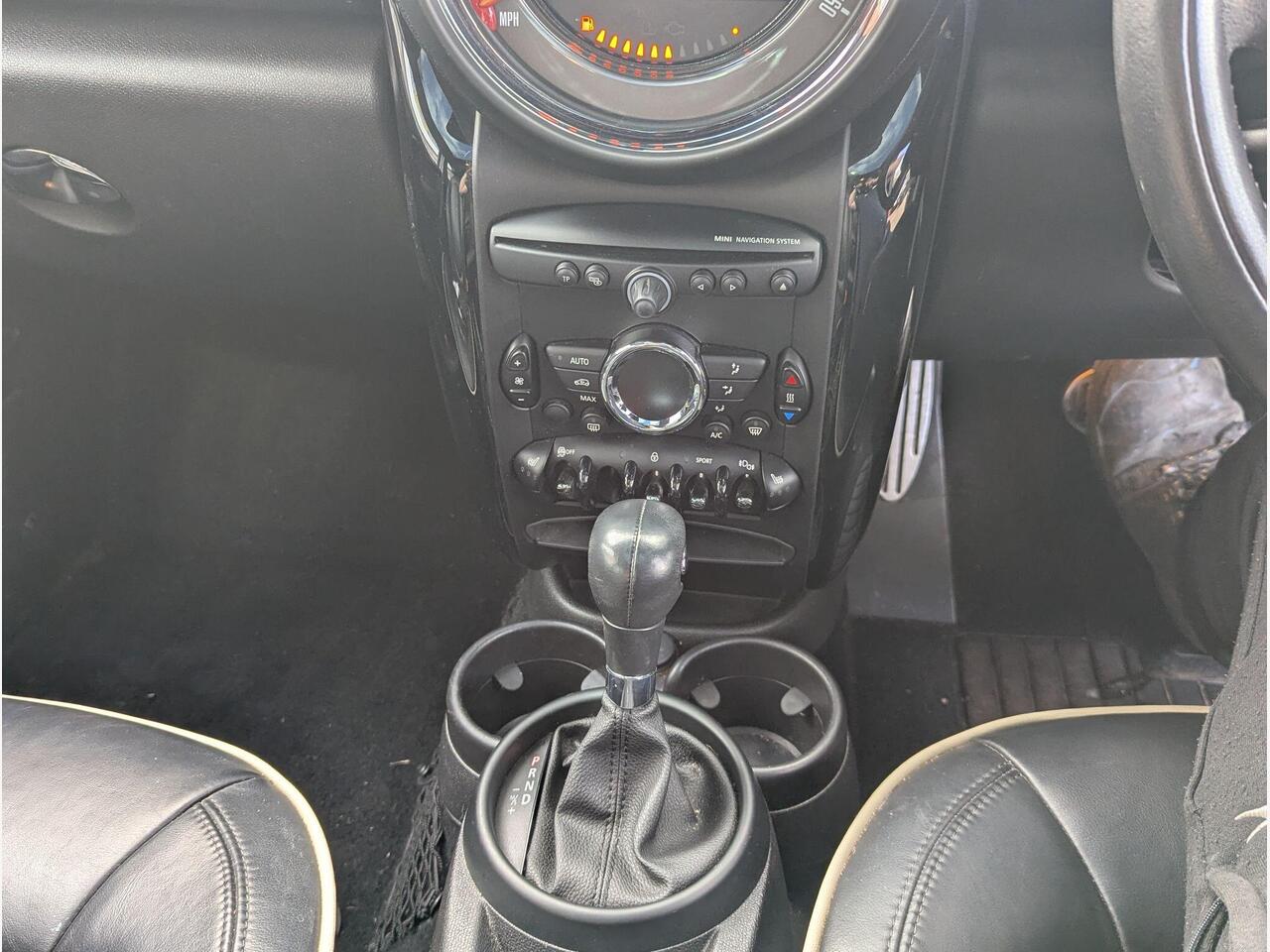 MINI Countryman LJ15UTP