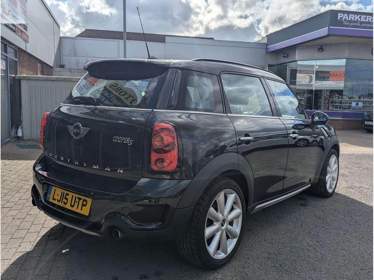 MINI Countryman LJ15UTP