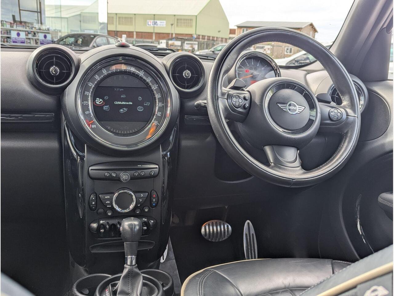 MINI Countryman LJ15UTP