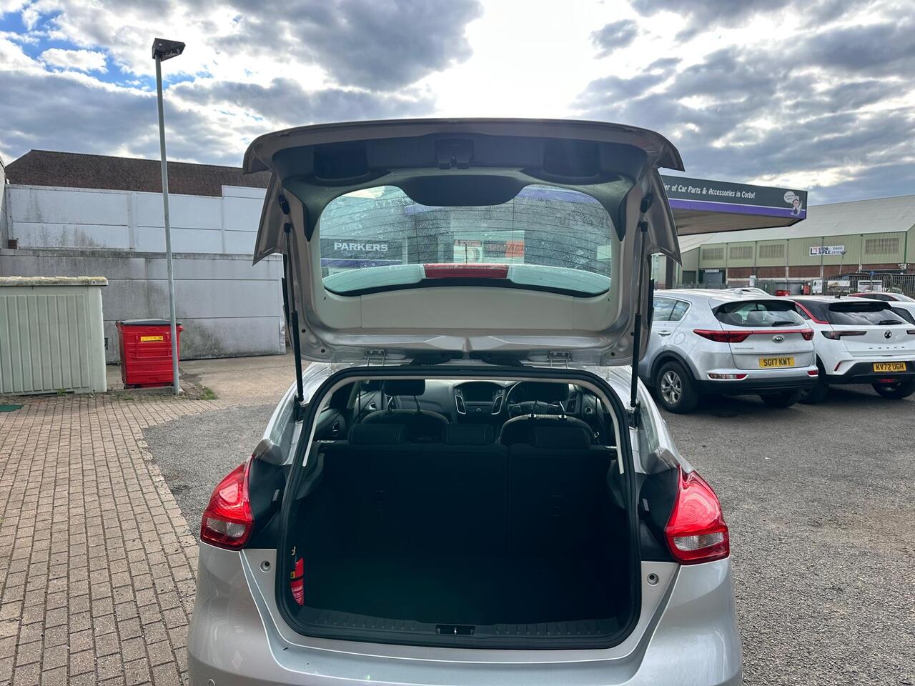 Ford Focus CK17HHD