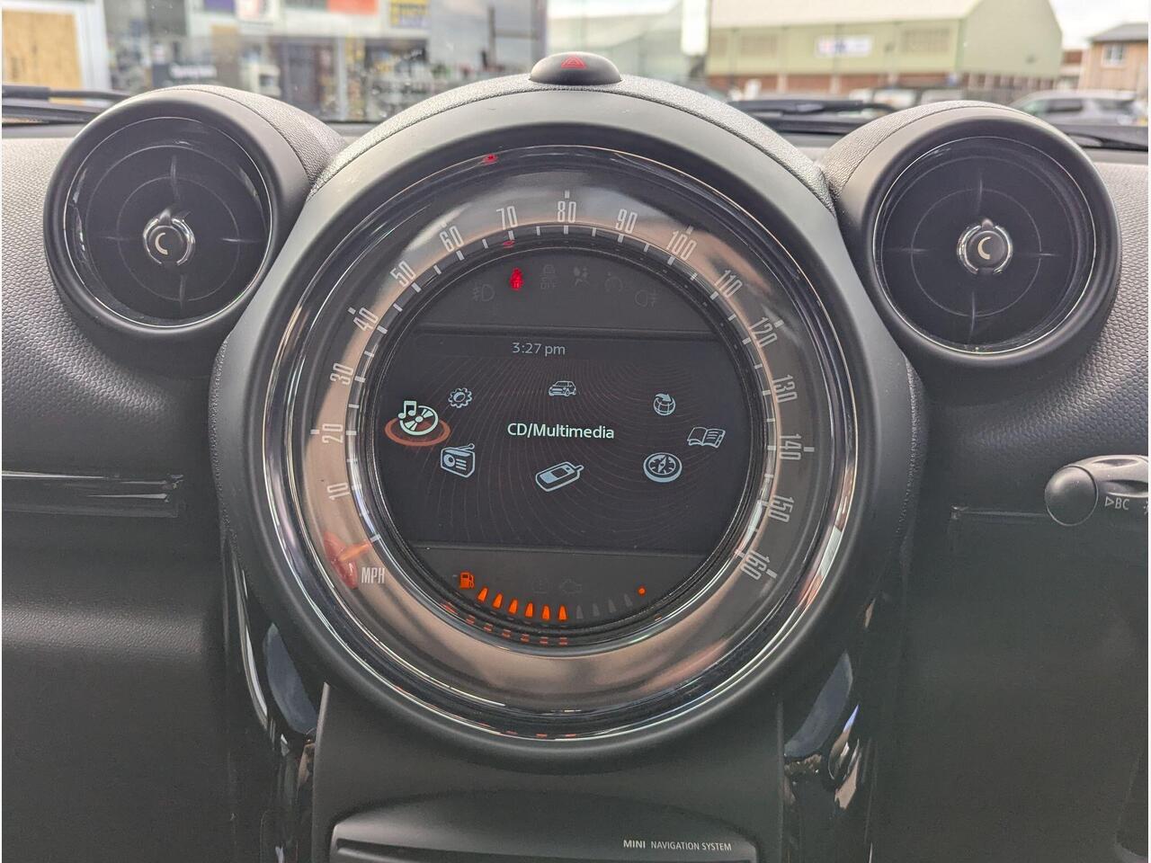 MINI Countryman LJ15UTP