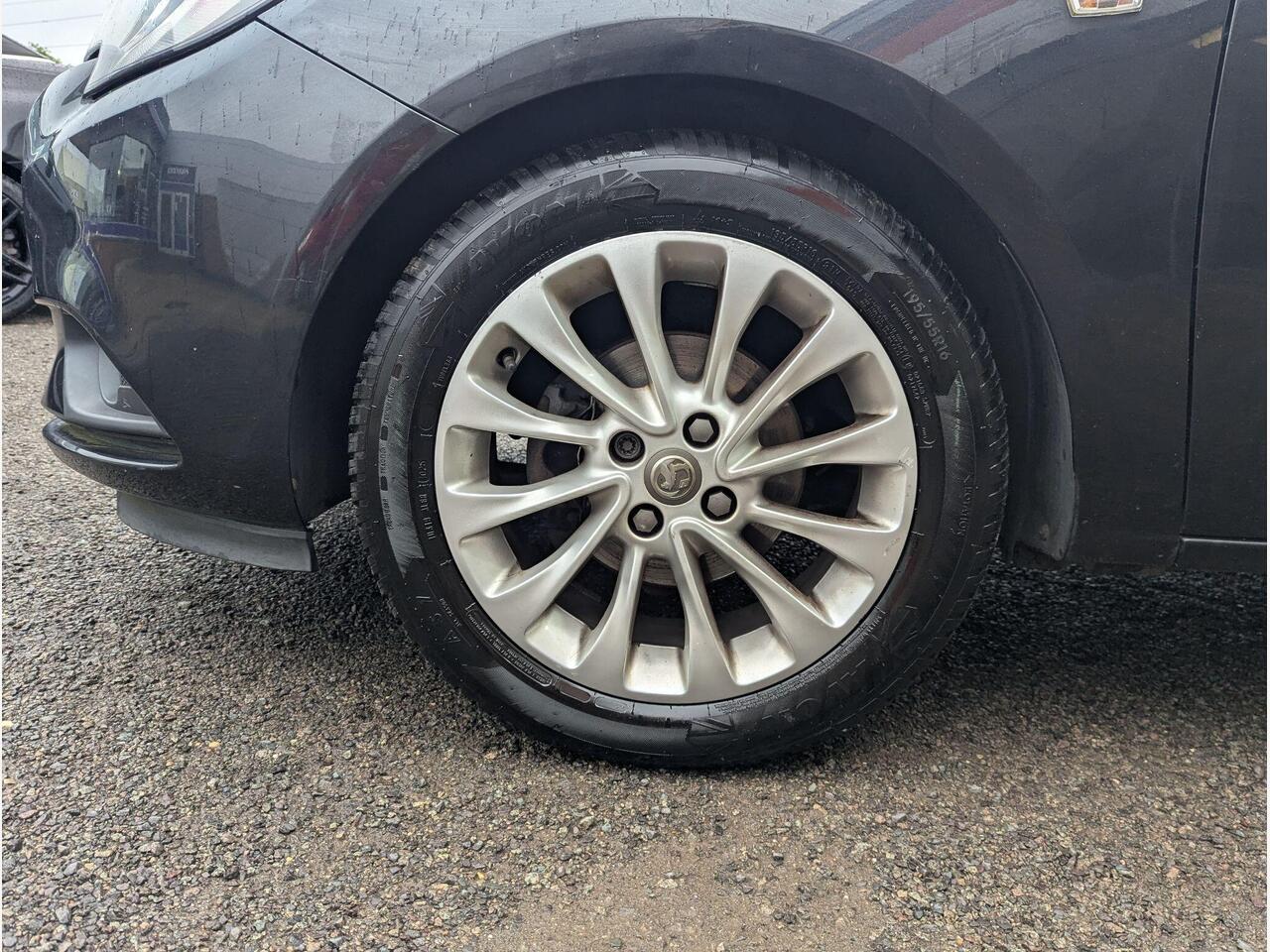Vauxhall Corsa KP15OKS