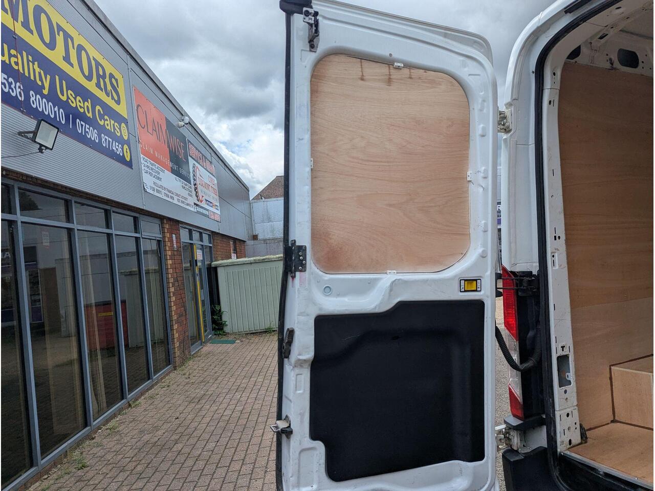 Ford Transit KY18LLV Ford Transit KY18LLV
