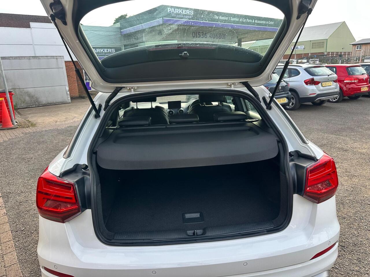 Audi Q2 AO18NMX