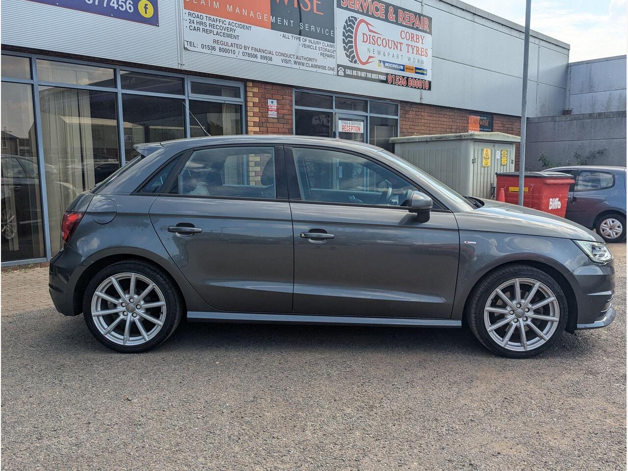 Audi A1 SR17EZM