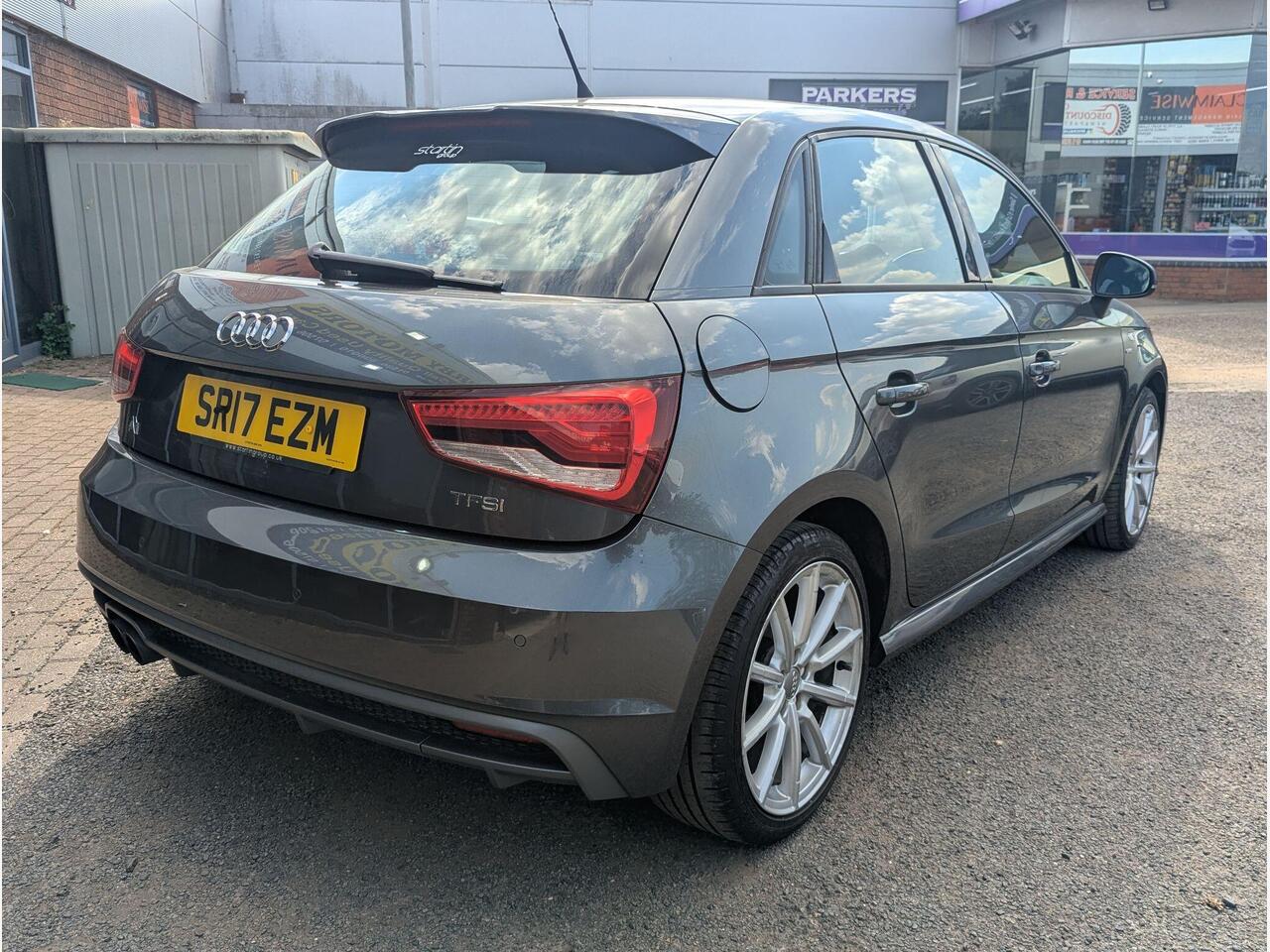 Audi A1 SR17EZM