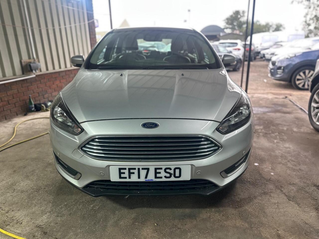 Ford Focus EF17ESO