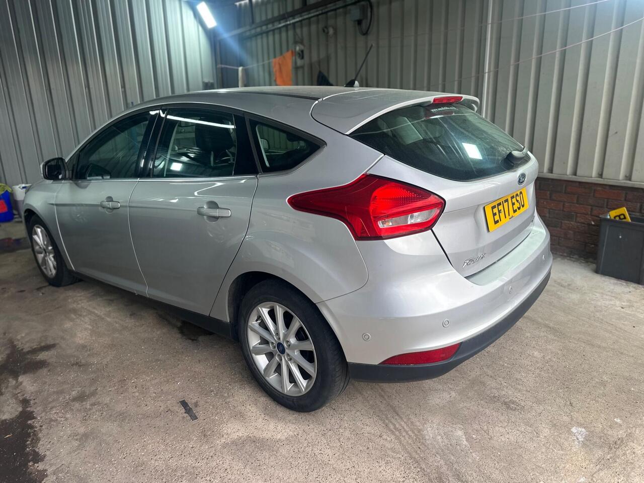 Ford Focus EF17ESO