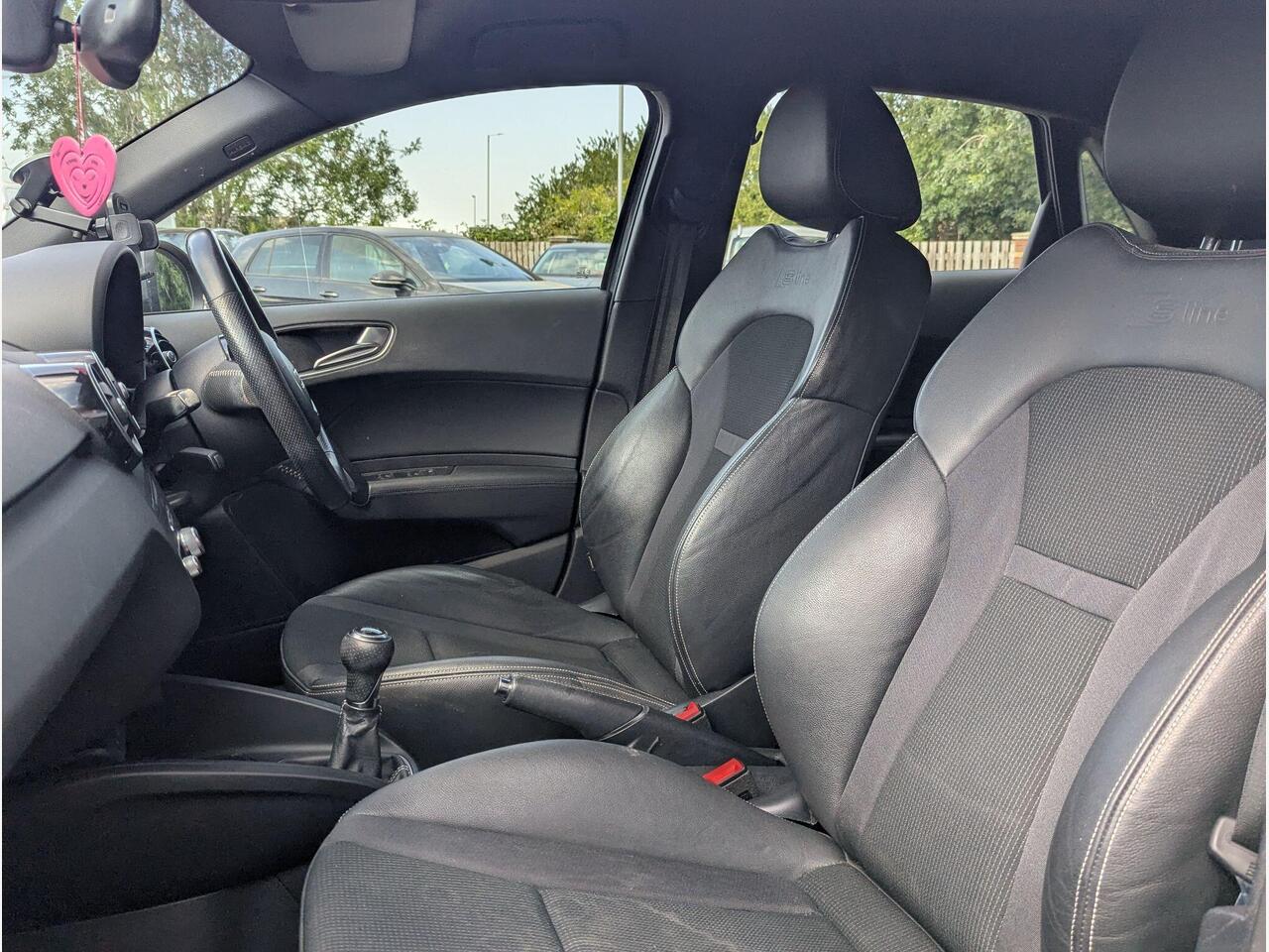 Audi A1 SR17EZM